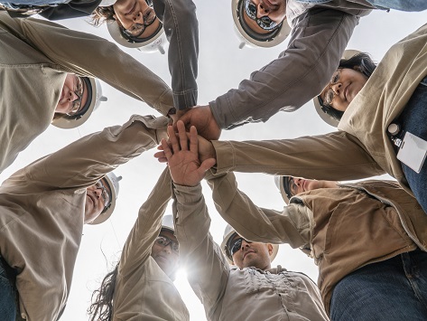 Gallery Image Oncor%20huddle.jpeg
